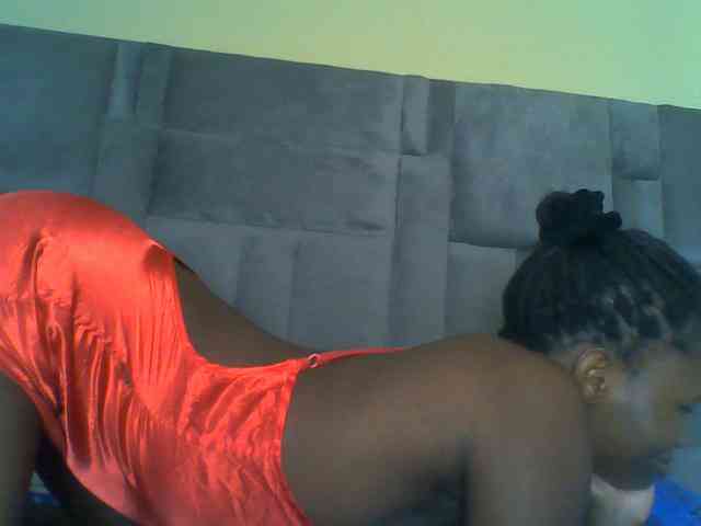 Cuteebony16 webcam