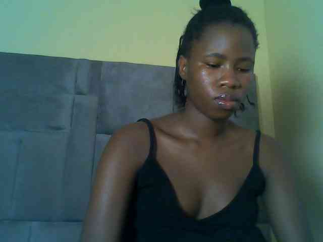 Cuteebony16 webcam