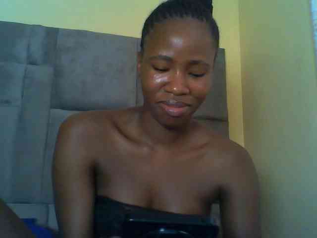 Cuteebony16 webcam