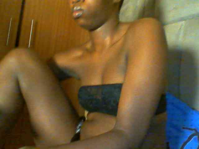 Cuteebony16 webcam