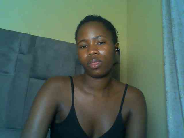 Cuteebony16 webcam