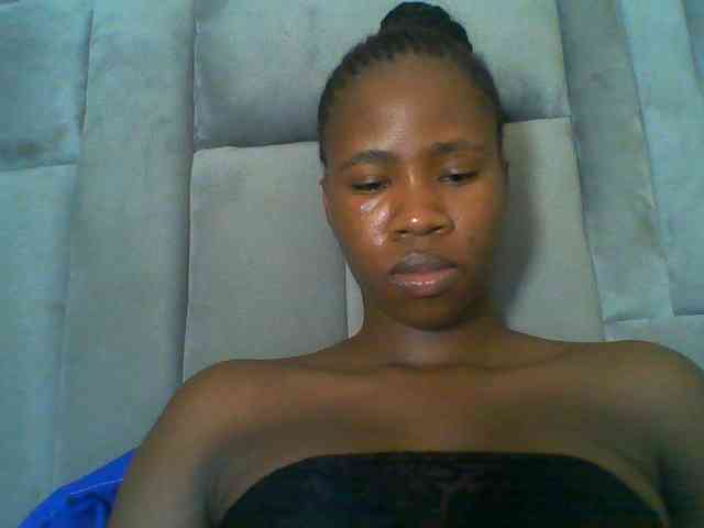 Cuteebony16 webcam