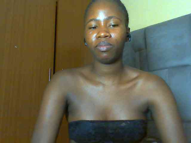 Cuteebony16 webcam