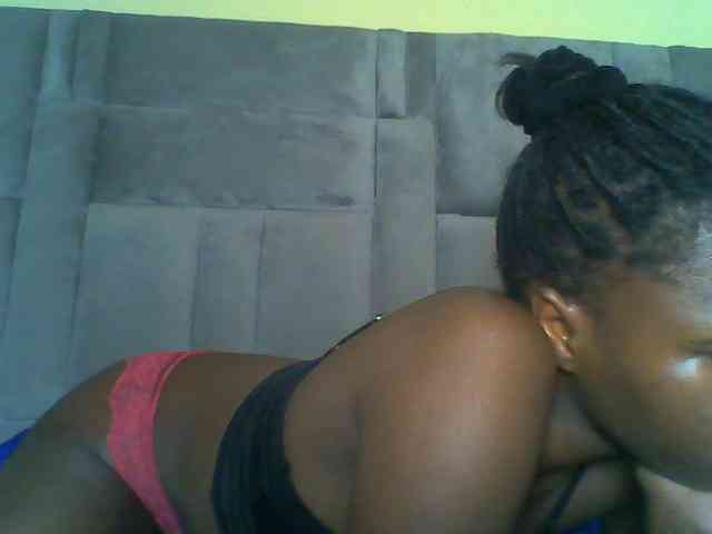 Cuteebony16 webcam