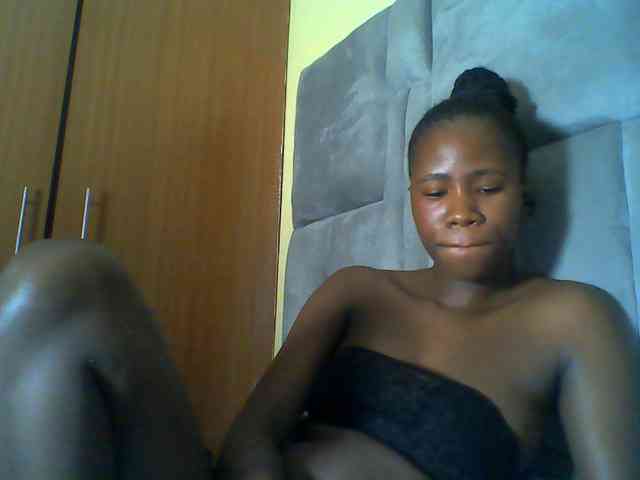Cuteebony16 webcam