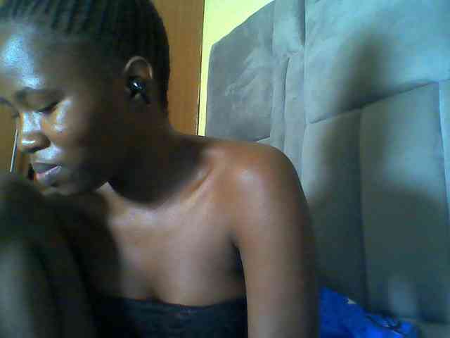 Cuteebony16 webcam