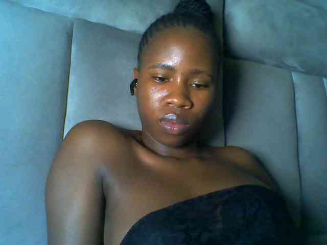 Cuteebony16 webcam