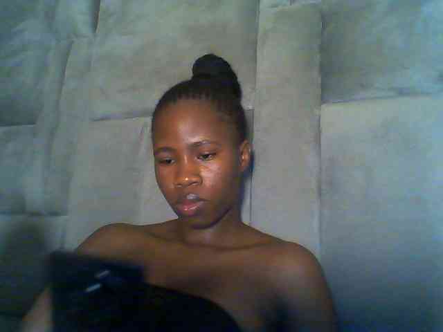 Cuteebony16 webcam