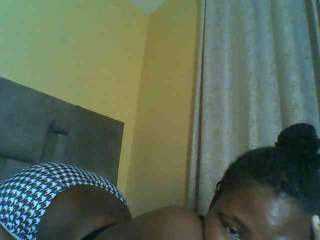 Cuteebony16 webcam