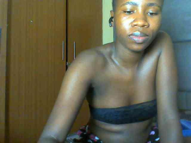 Cuteebony16 webcam