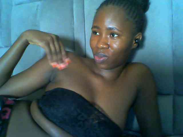 Cuteebony16 webcam