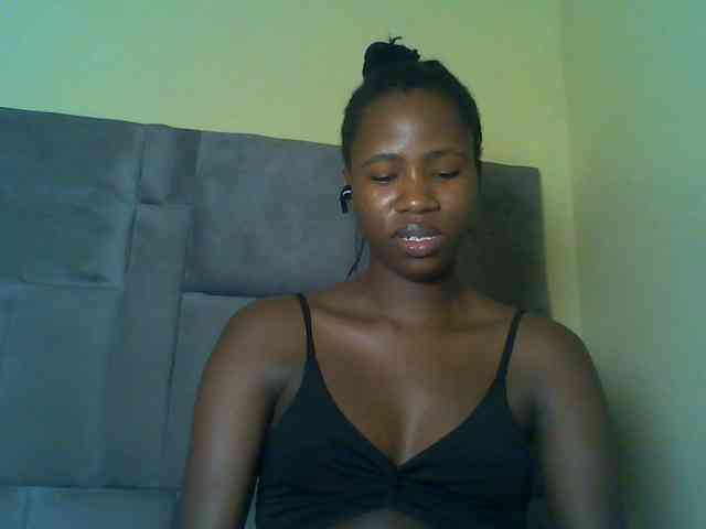 Cuteebony16 webcam