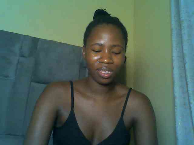 Cuteebony16 webcam