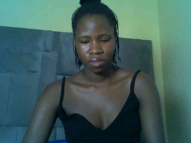 Cuteebony16 webcam