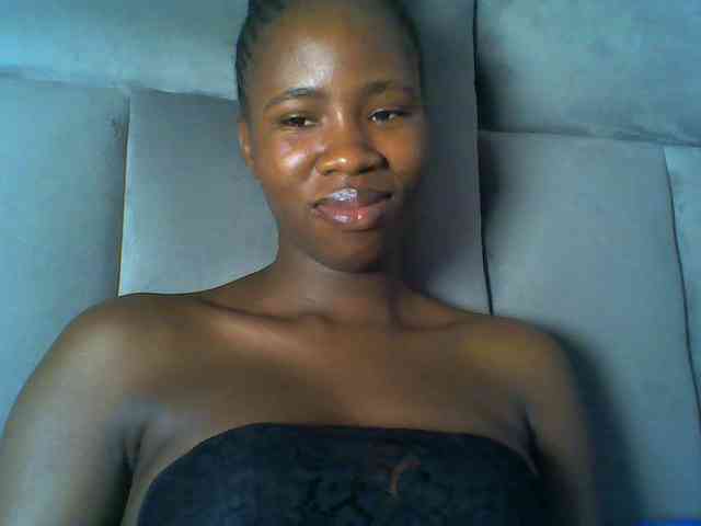 Cuteebony16 webcam