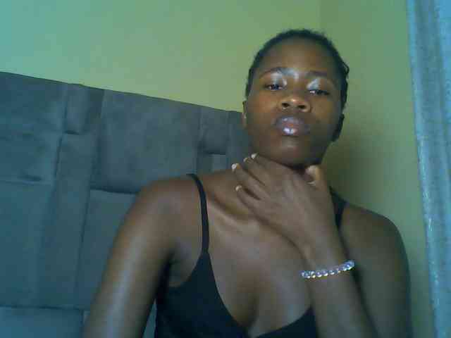 Cuteebony16 webcam