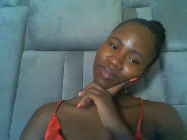 Cuteebony16 webcam