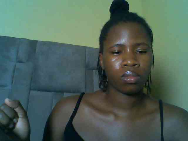 Cuteebony16 webcam