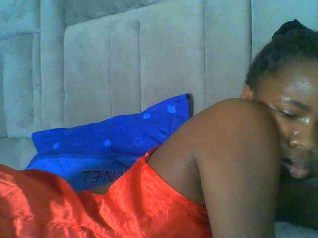 Cuteebony16 webcam