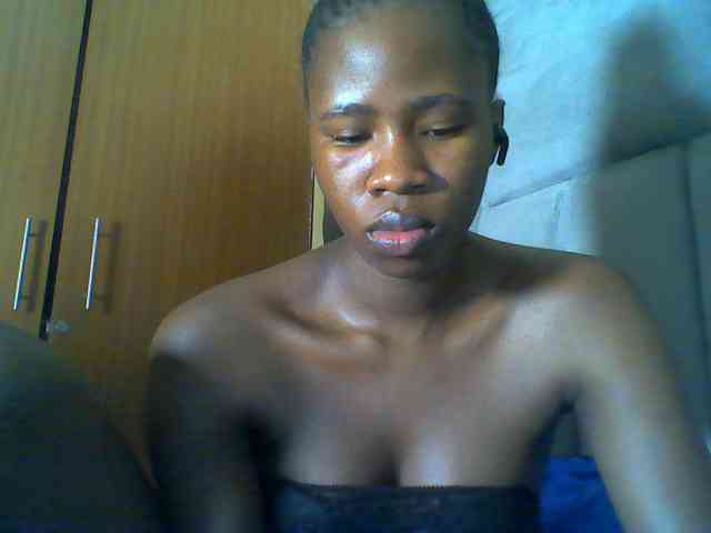 Cuteebony16 webcam
