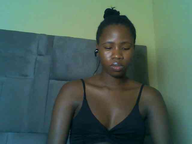 Cuteebony16 webcam