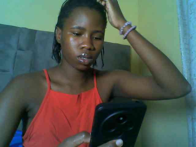 Cuteebony16 webcam