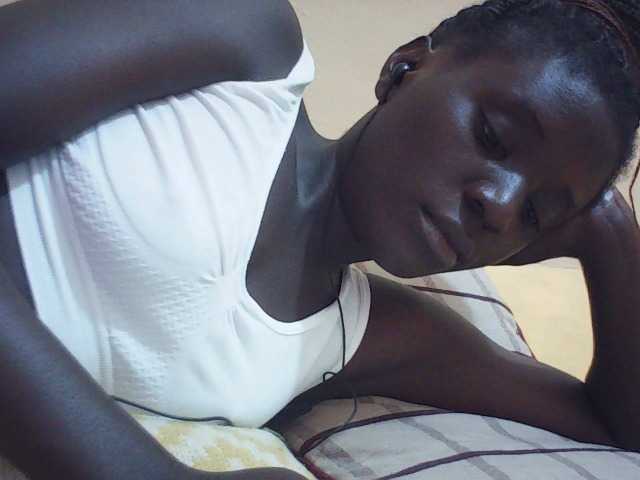 Ariannavee webcam bongacams model stream image