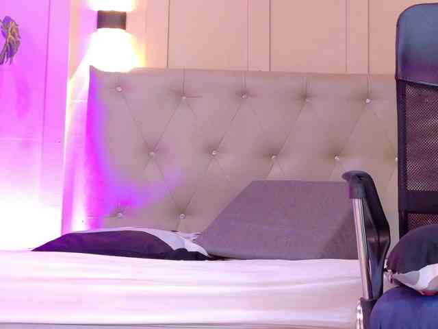 lesly-tavarez webcam