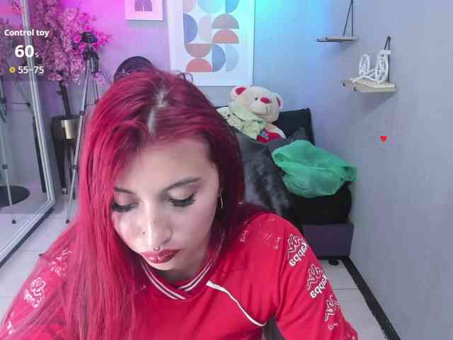 sofi-monroeee's live room