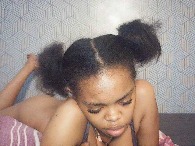 BustyDebbie live cam on BongaCams