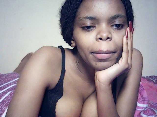 BustyDebbie webcam bongacams model stream image
