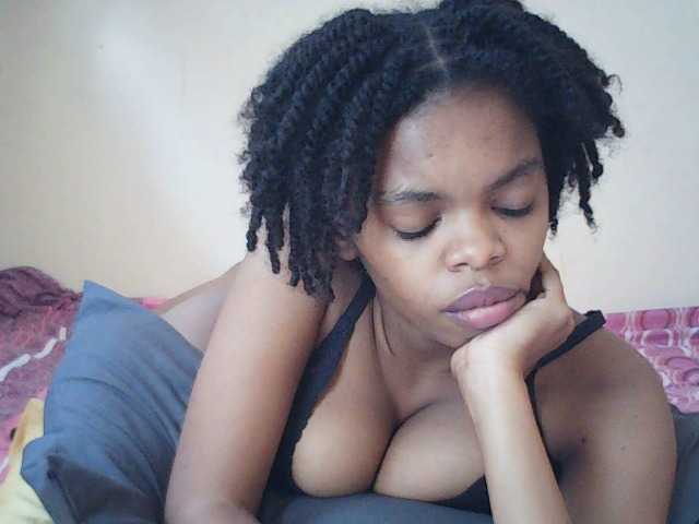 BustyDebbie webcam bongacams model stream image