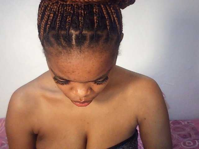 BustyDebbie live cam on BongaCams