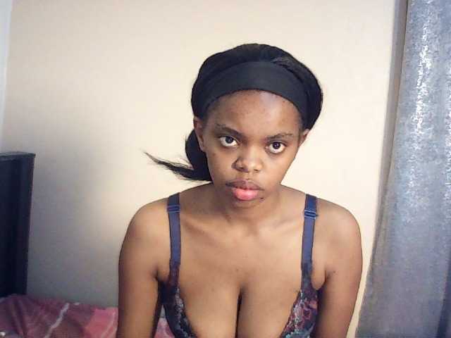 BustyDebbie live cam on BongaCams