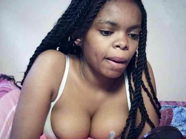 BustyDebbie webcam