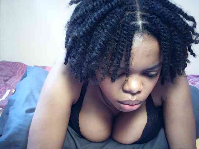BustyDebbie webcam