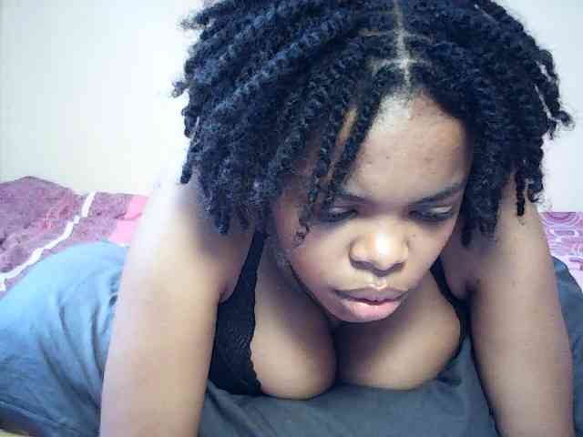 BustyDebbie webcam