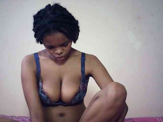 BustyDebbie webcam