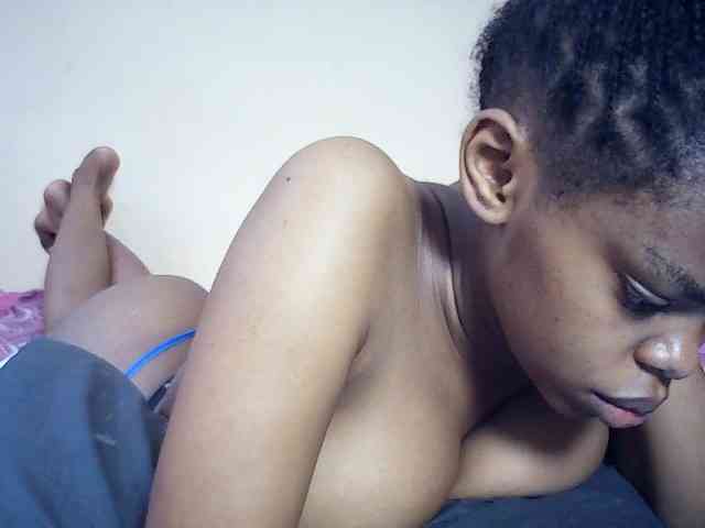 BustyDebbie webcam