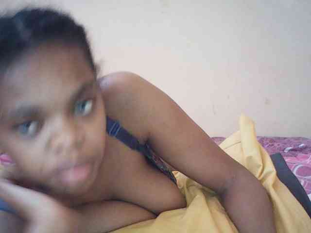 BustyDebbie webcam
