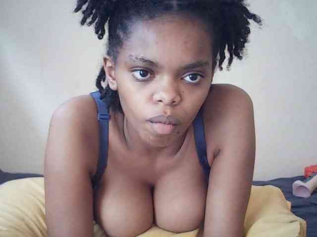 BustyDebbie webcam