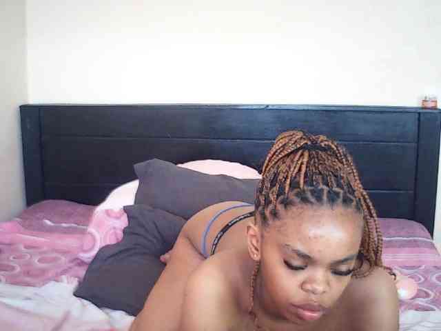 BustyDebbie webcam