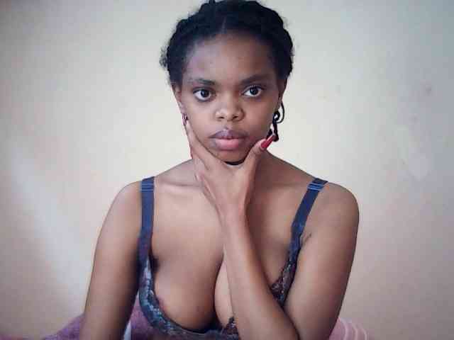 BustyDebbie webcam