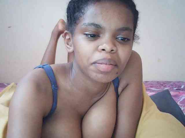 BustyDebbie webcam