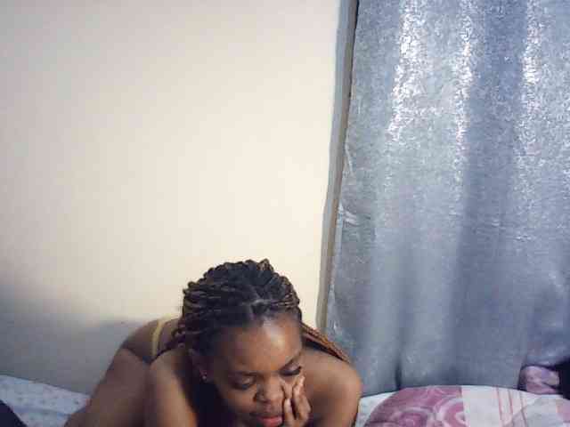 BustyDebbie webcam