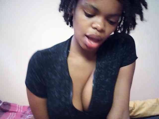 BustyDebbie webcam