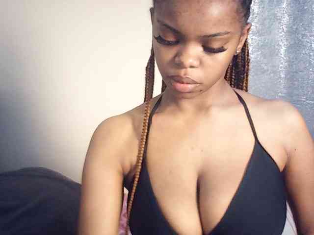 BustyDebbie webcam