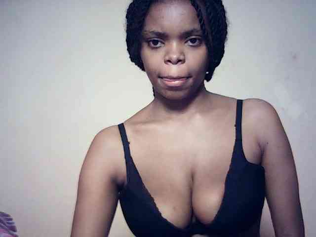 BustyDebbie webcam