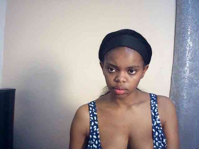 BustyDebbie webcam