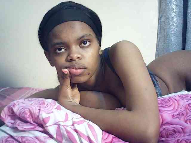 BustyDebbie webcam